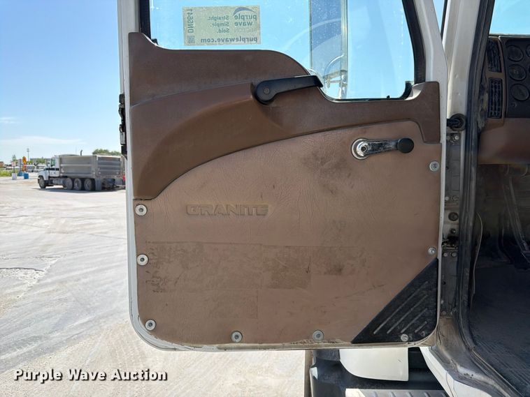 image for item DN6641 2006 Mack Granite CV713 ready mix truck
