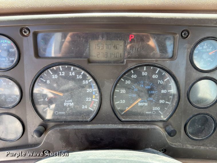 image for item DN6641 2006 Mack Granite CV713 ready mix truck
