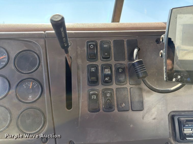 image for item DN6641 2006 Mack Granite CV713 ready mix truck