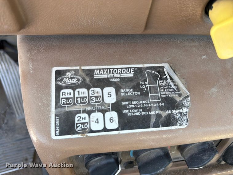 image for item DN6641 2006 Mack Granite CV713 ready mix truck
