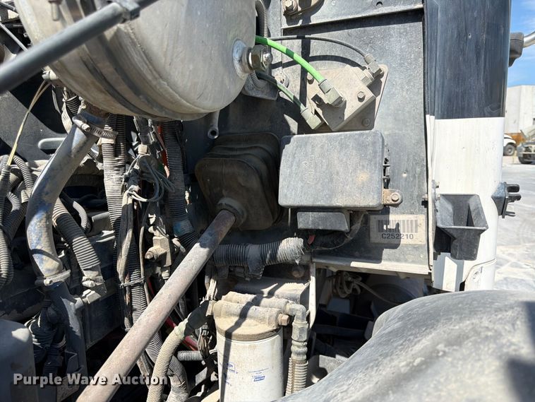 image for item DN6641 2006 Mack Granite CV713 ready mix truck