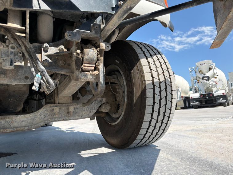 image for item DN6641 2006 Mack Granite CV713 ready mix truck