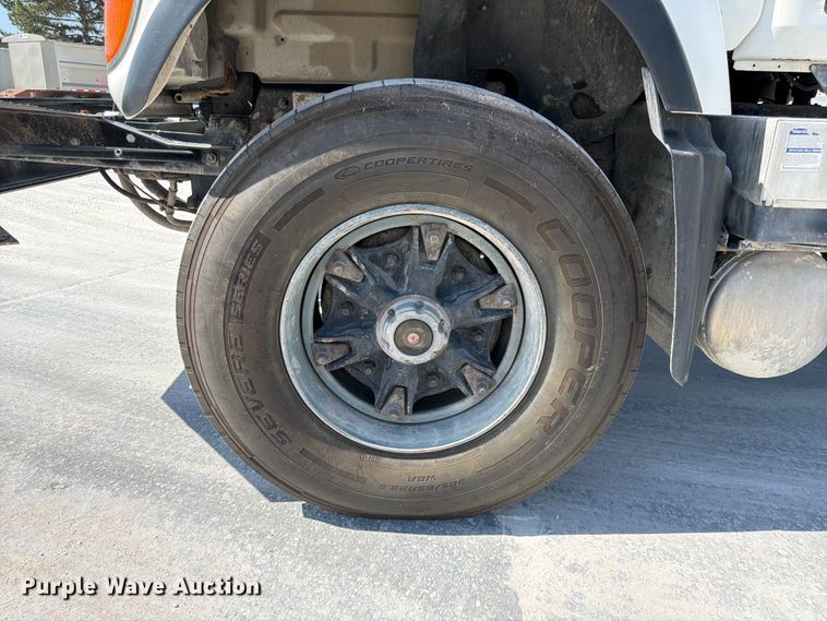 image for item DN6641 2006 Mack Granite CV713 ready mix truck