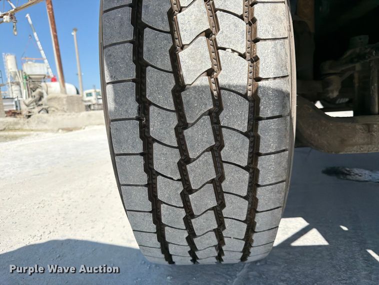 image for item DN6641 2006 Mack Granite CV713 ready mix truck