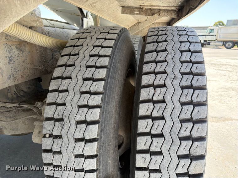 image for item DN6641 2006 Mack Granite CV713 ready mix truck
