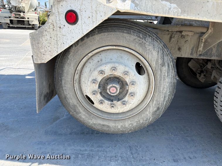 image for item DN6641 2006 Mack Granite CV713 ready mix truck