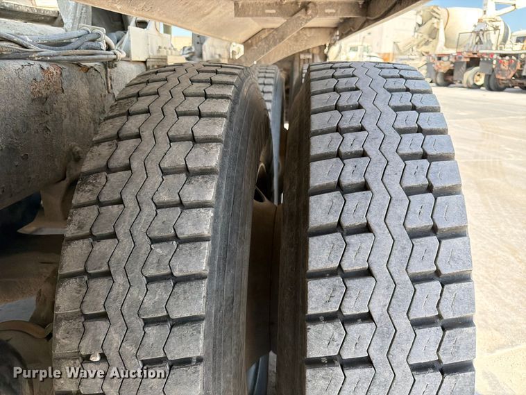 image for item DN6641 2006 Mack Granite CV713 ready mix truck