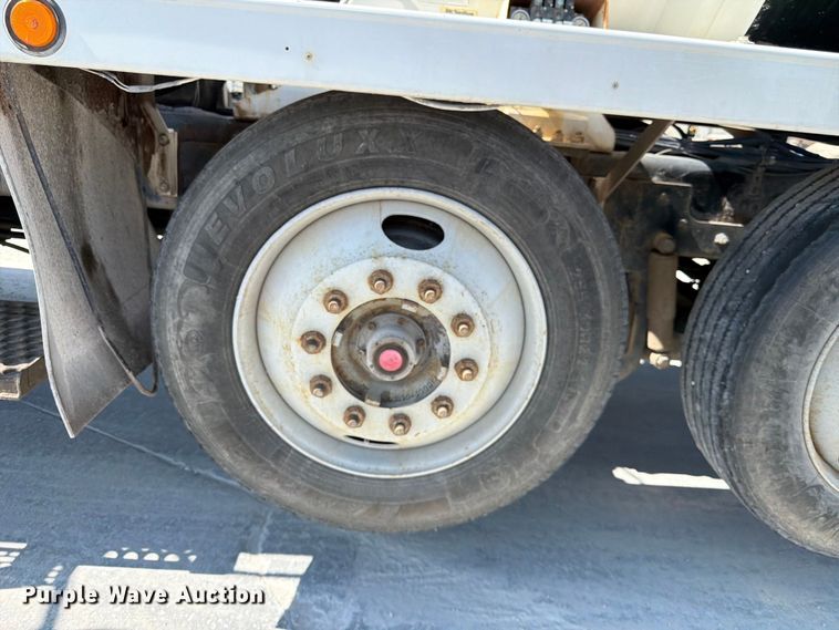 image for item DN6641 2006 Mack Granite CV713 ready mix truck