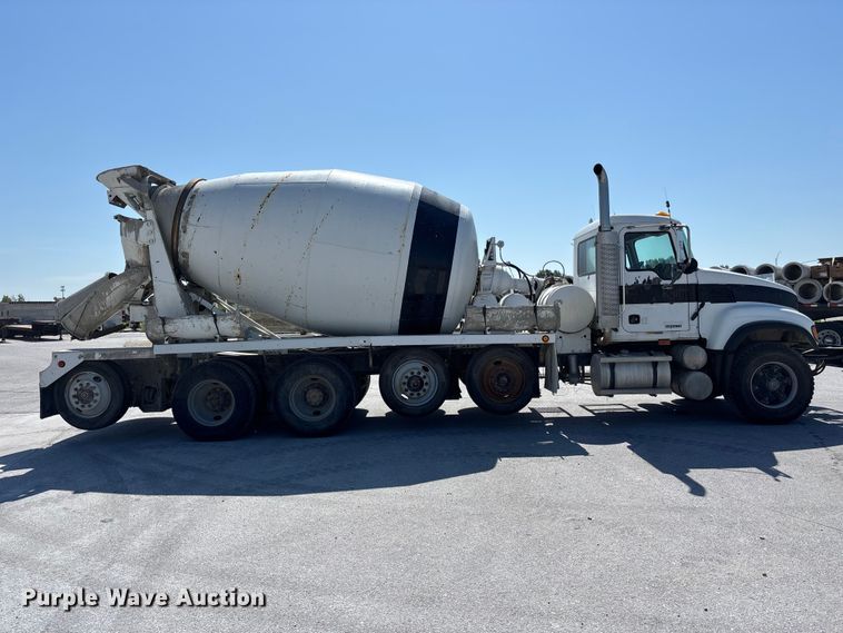 image for item DN6642 2004 Mack Granite CV713 ready mix truck