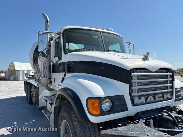 image for item DN6642 2004 Mack Granite CV713 ready mix truck