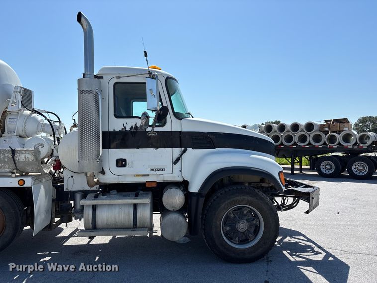 image for item DN6642 2004 Mack Granite CV713 ready mix truck