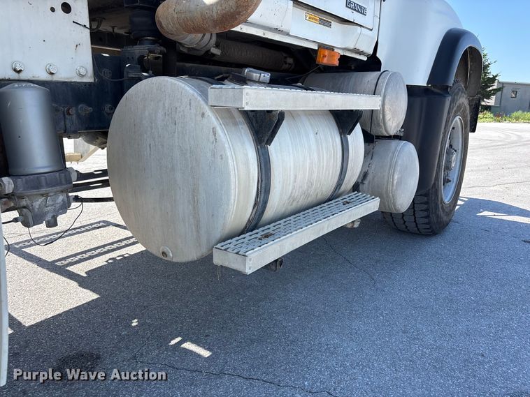 image for item DN6642 2004 Mack Granite CV713 ready mix truck