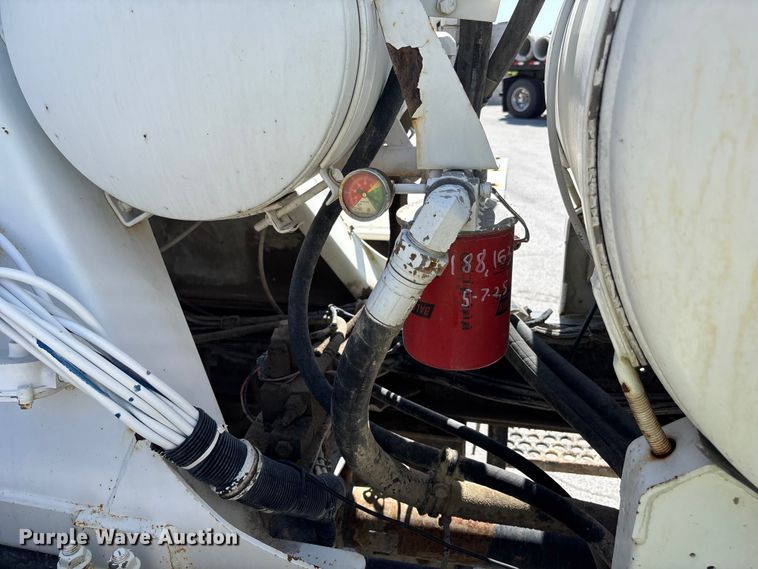 image for item DN6642 2004 Mack Granite CV713 ready mix truck