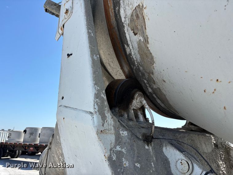 image for item DN6642 2004 Mack Granite CV713 ready mix truck