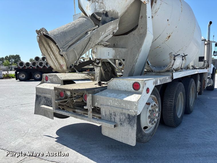 image for item DN6642 2004 Mack Granite CV713 ready mix truck