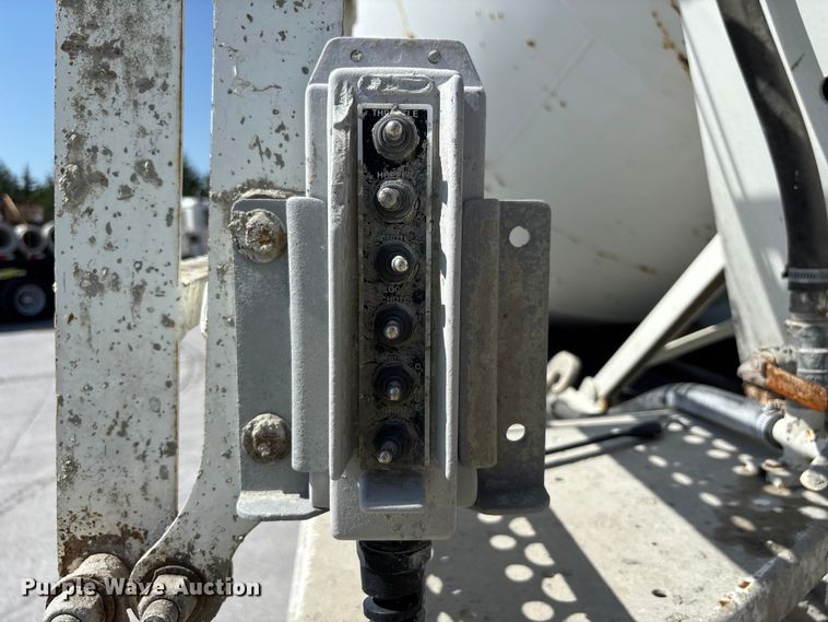 image for item DN6642 2004 Mack Granite CV713 ready mix truck