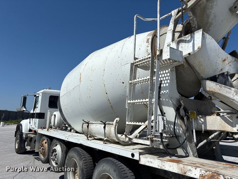image for item DN6642 2004 Mack Granite CV713 ready mix truck
