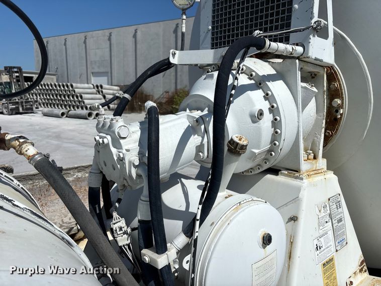 image for item DN6642 2004 Mack Granite CV713 ready mix truck