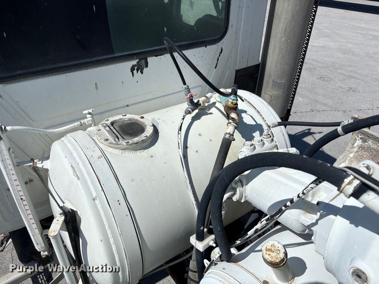 image for item DN6642 2004 Mack Granite CV713 ready mix truck