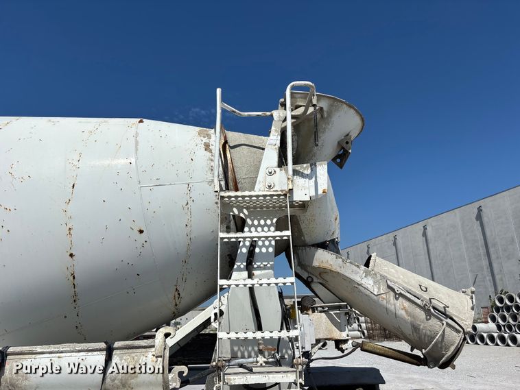 image for item DN6642 2004 Mack Granite CV713 ready mix truck