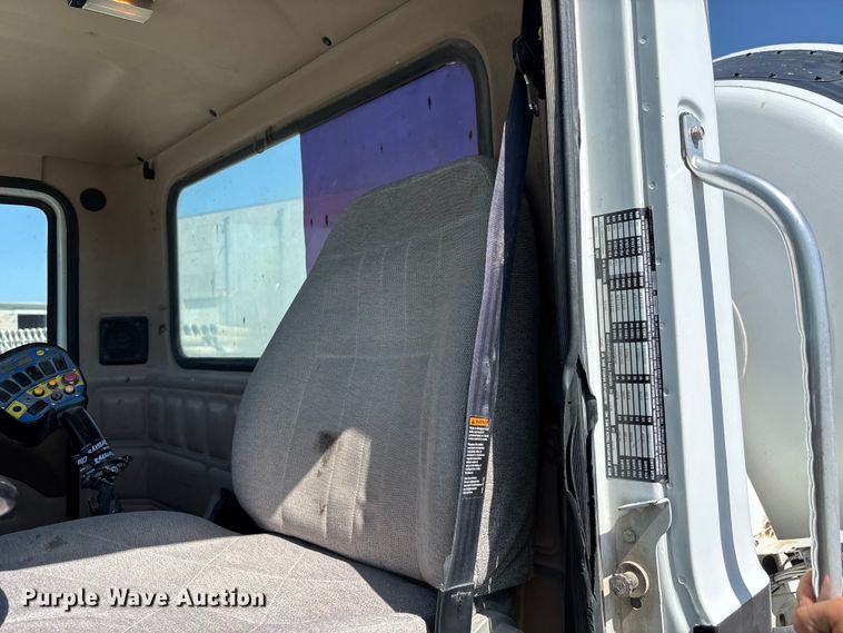 image for item DN6642 2004 Mack Granite CV713 ready mix truck