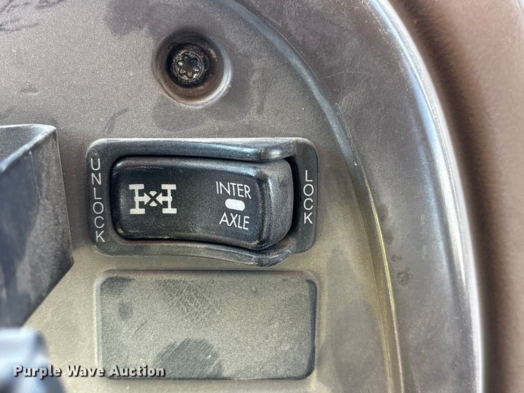 image for item DN6642 2004 Mack Granite CV713 ready mix truck
