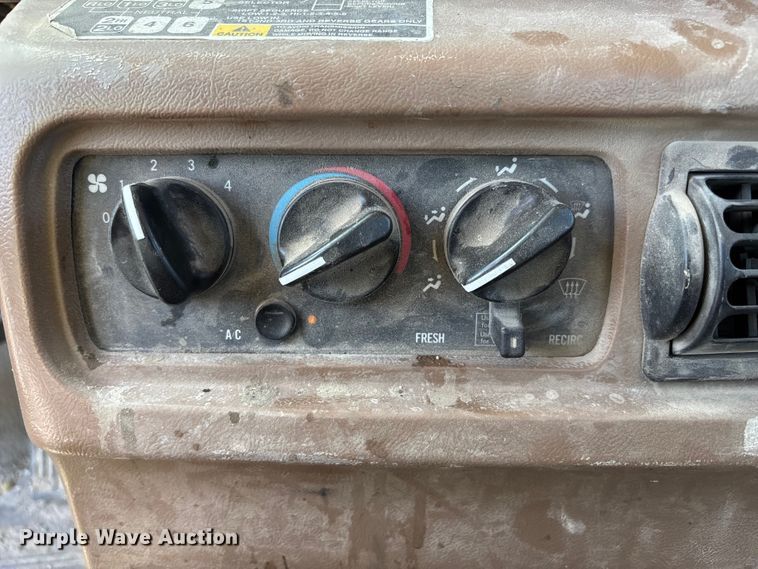 image for item DN6642 2004 Mack Granite CV713 ready mix truck