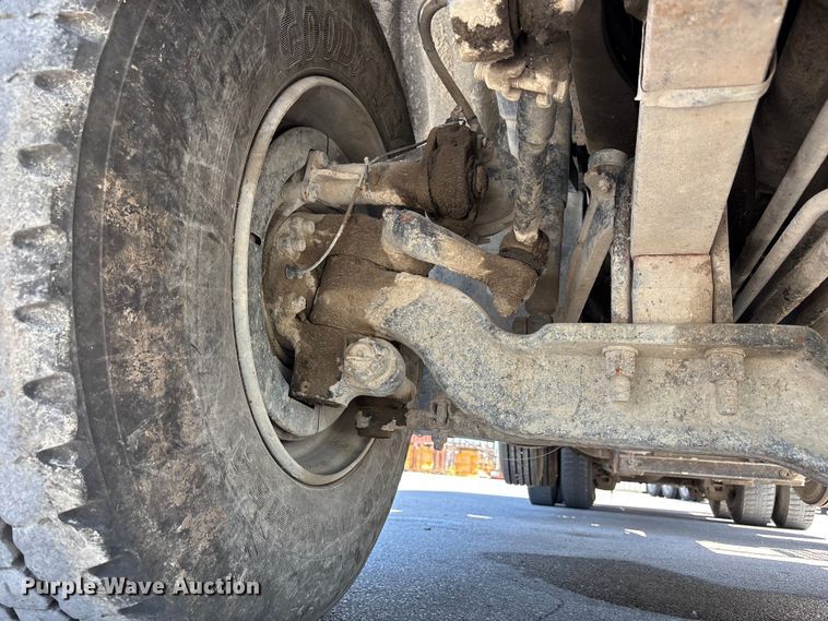 image for item DN6642 2004 Mack Granite CV713 ready mix truck