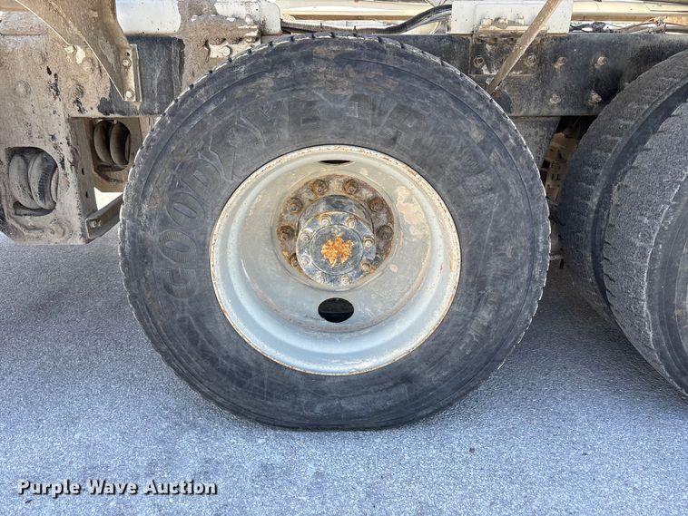 image for item DN6642 2004 Mack Granite CV713 ready mix truck
