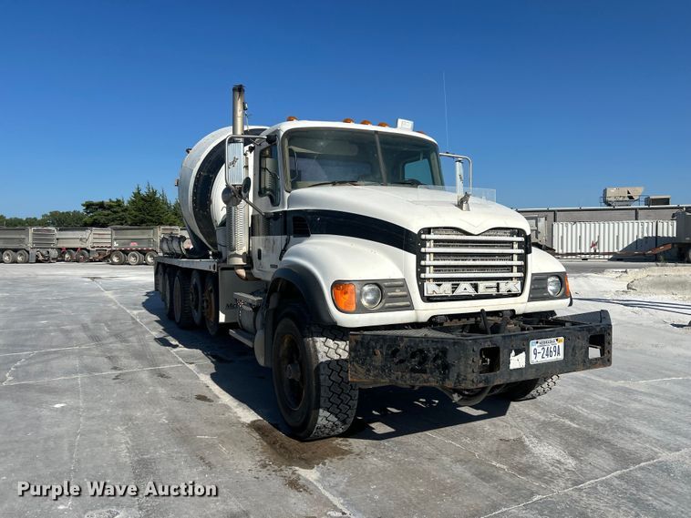 image for item DN6643 2006 Mack Granite CV713 ready mix truck