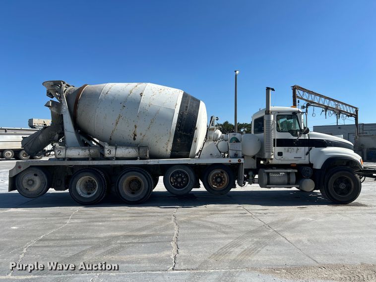 image for item DN6643 2006 Mack Granite CV713 ready mix truck