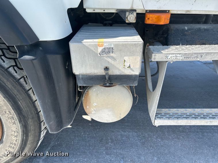 image for item DN6643 2006 Mack Granite CV713 ready mix truck