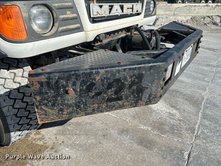 image for item DN6643 2006 Mack Granite CV713 ready mix truck