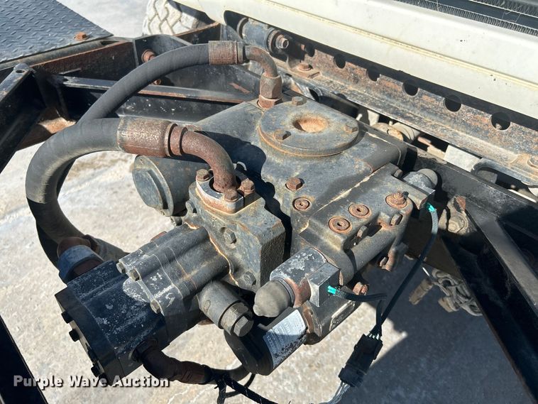 image for item DN6643 2006 Mack Granite CV713 ready mix truck