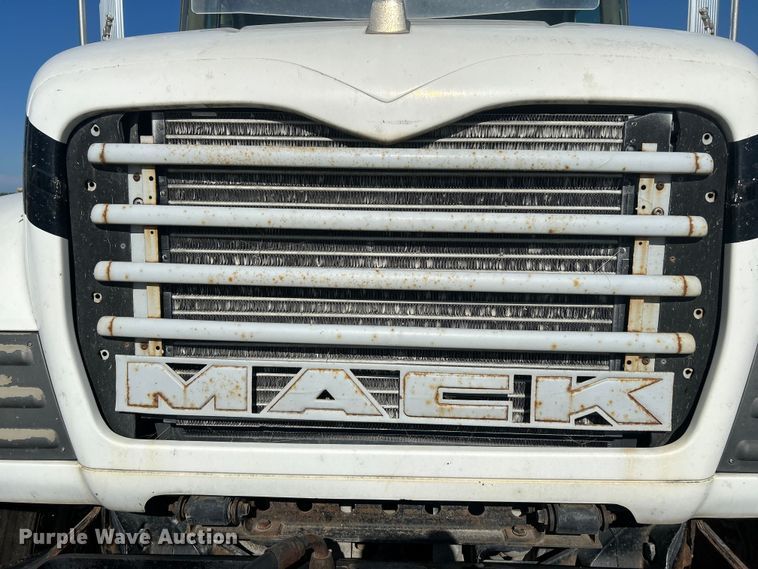 image for item DN6643 2006 Mack Granite CV713 ready mix truck