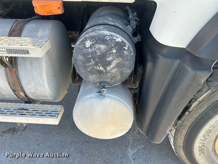 image for item DN6643 2006 Mack Granite CV713 ready mix truck