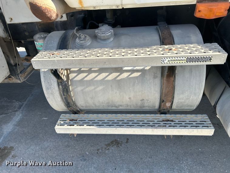 image for item DN6643 2006 Mack Granite CV713 ready mix truck