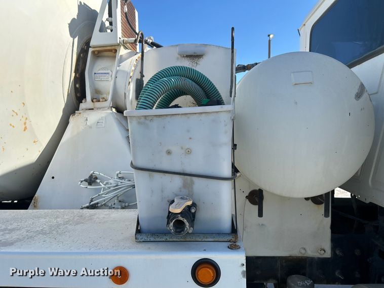 image for item DN6643 2006 Mack Granite CV713 ready mix truck