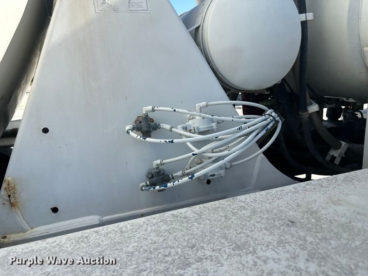 image for item DN6643 2006 Mack Granite CV713 ready mix truck