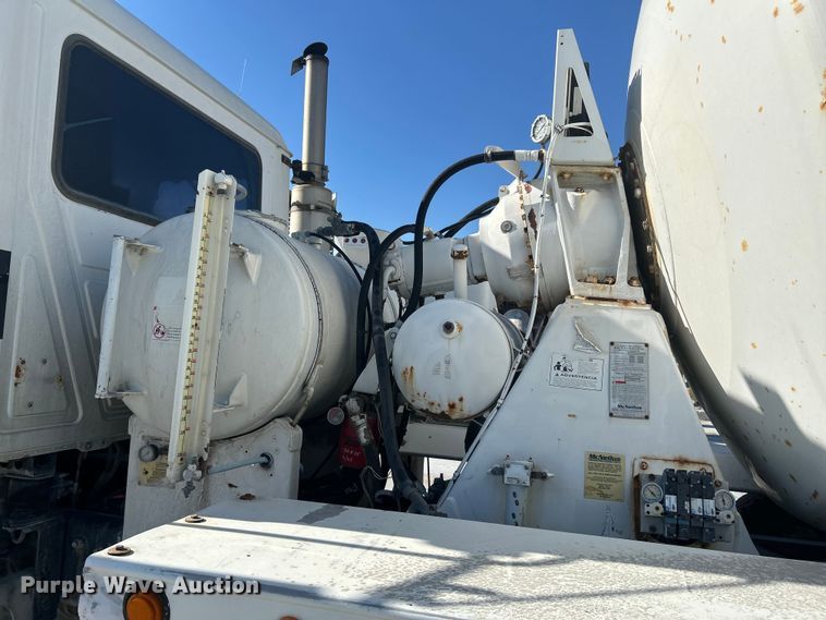 image for item DN6643 2006 Mack Granite CV713 ready mix truck