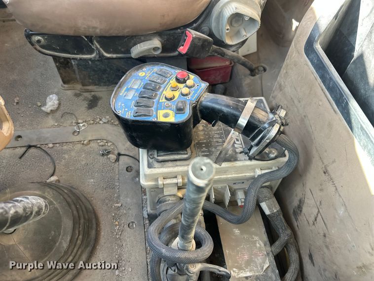 image for item DN6643 2006 Mack Granite CV713 ready mix truck