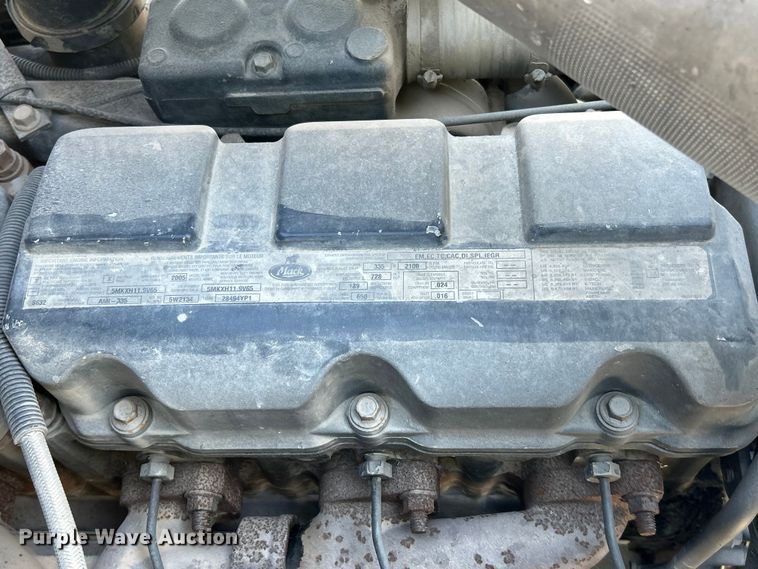 image for item DN6643 2006 Mack Granite CV713 ready mix truck