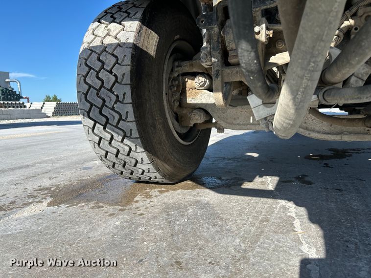 image for item DN6643 2006 Mack Granite CV713 ready mix truck