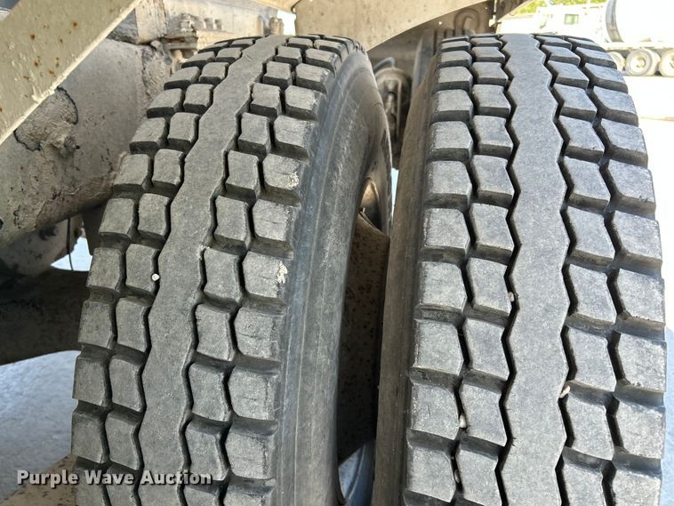 image for item DN6643 2006 Mack Granite CV713 ready mix truck