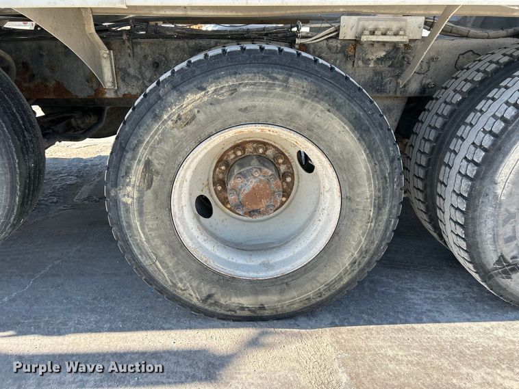 image for item DN6643 2006 Mack Granite CV713 ready mix truck
