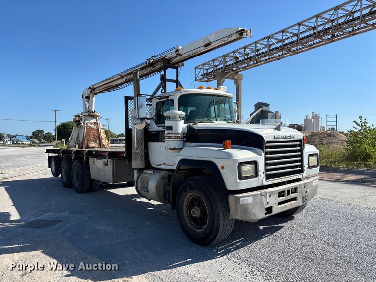 image for item DN6644 2000 Mack RD690S crane truck