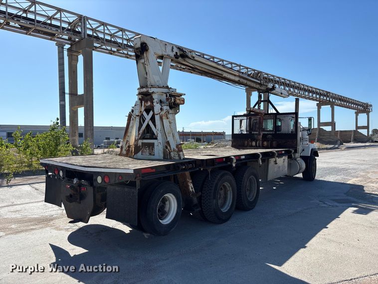 image for item DN6644 2000 Mack RD690S crane truck