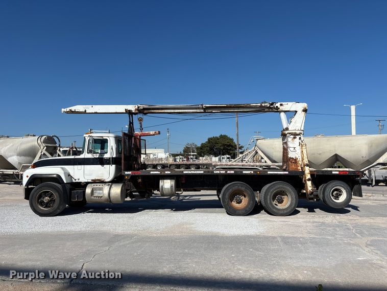image for item DN6644 2000 Mack RD690S crane truck