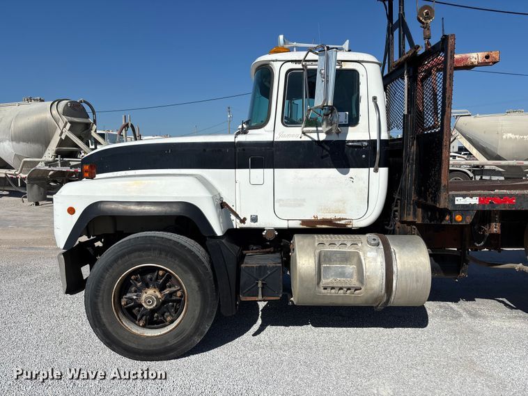 image for item DN6644 2000 Mack RD690S crane truck