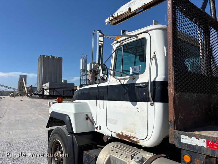 image for item DN6644 2000 Mack RD690S crane truck